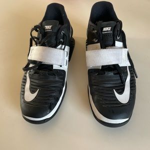 Nike Women’s size 9 Romaleos 3
